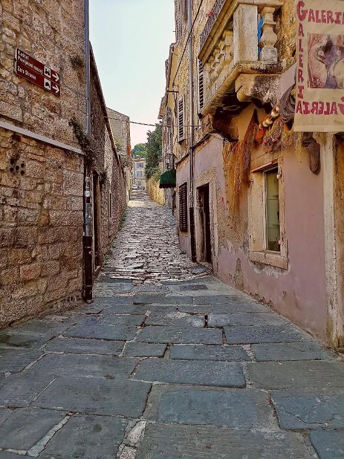 Old Town Apartment Pula Croatia
